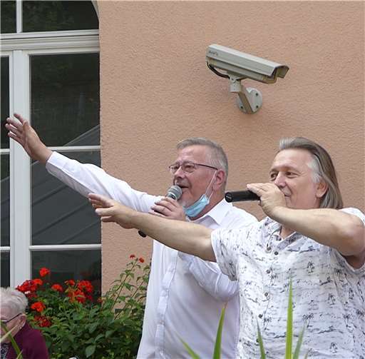 Friedl Fox brachte Stimmung in die Runde. Fotos: privat