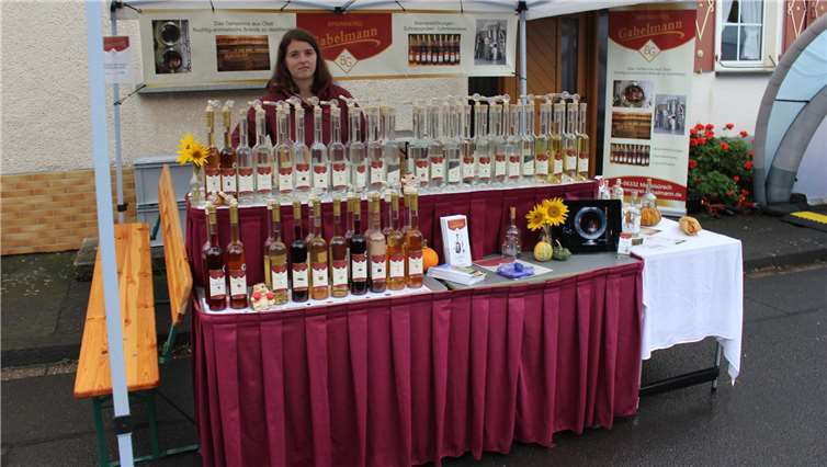 Frische Obstbrände und Hochprozentiges konnte man an diesem Stand erwerben.