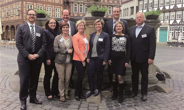 Frischer Wind beim UNESCO Welterbestätten Deutschland e.V.: Mitglieder des neuen Vorstandes und Marketingausschusses - (von links) Sascha Mayerer, Leonie Friedlein, Claudia Schwarz, Dr. Illert, Barbara Schwartz, Anja Dietrich, Sandra Hackmann, Dr. Manuel Becker und Norbert Huschner.  privat