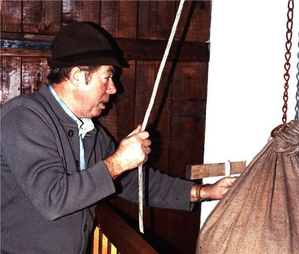 Fritz Bode kümmert sich schon seit Langem um den Erhalt der Heins Mühle.PS