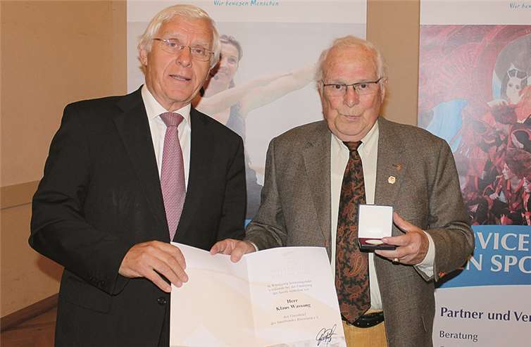 Fritz Langenhorst mit Klaus Wassong (Ehrenbrief des Sportbundes Rheinland)