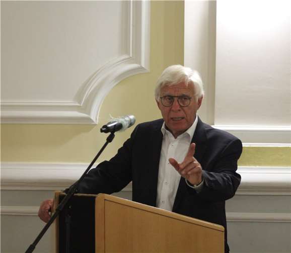 Fritz Langenhorst wurde als Vorsitzender des Sportkreises Ahrweiler einstimmig wiedergewählt.  Foto: DU