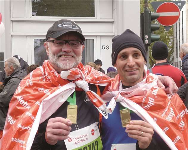 Fritz (links) und Pierre Naumann nach dem Halbmarathon.privat