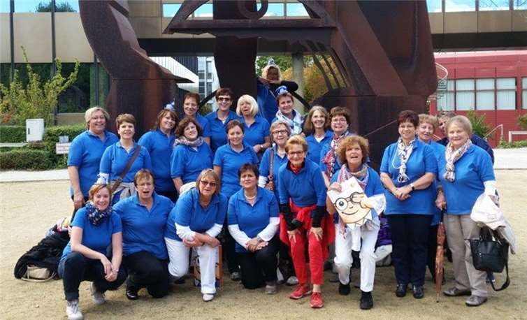 Fröhlich erkundeten die Möhnen Mainz und statteten auch dem ZDF einen Besuch ab.privat