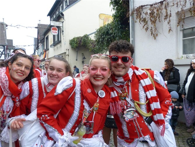 Fröhliche Feierlaune beim Erpeler Karneval.  Foto: Frau Oberdries