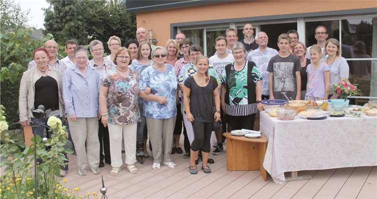 Fröhliche Stimmung bei den Nachbarn im Entenacker in Andernach.privat