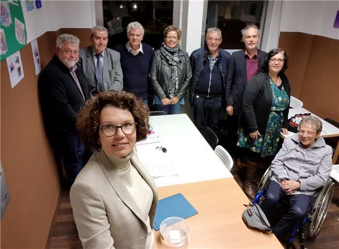 Frohe Gesichter und Erleichterung beim Flüchtlingsnetzwerk Kreis Ahrweiler e. V.: Dank finanzieller Spenden geht es 2018 mit dem ehrenamtlich agierenden Verein weiter. Foto: privat