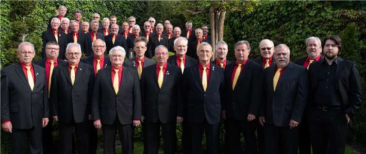 Frohen Mutes und bestens vorbereitet, starteten die Sänger des MGV Cecilia Kettig unter der Leitung von Andreas Weis nach Worms zum Leistungssingen. Copyright: info@grafik-puerling.de