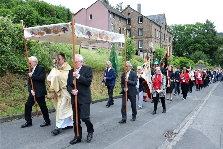 Fronleichnamsprozession in Adenau unterstreicht Brauchtum