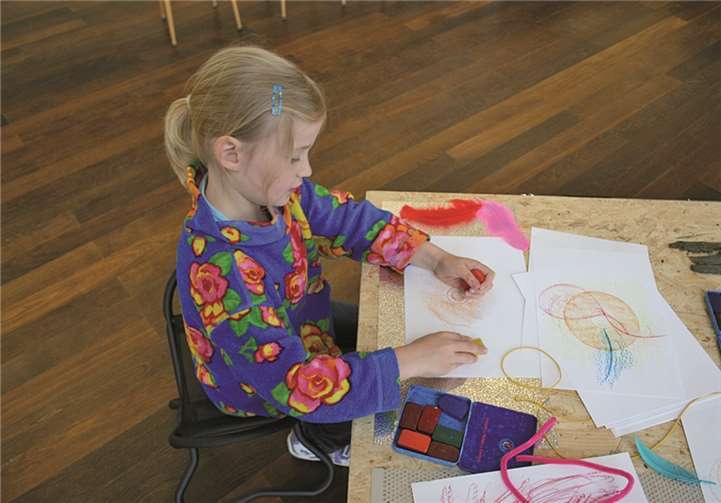 Frottagen können angefertigt werden. Arp Museum