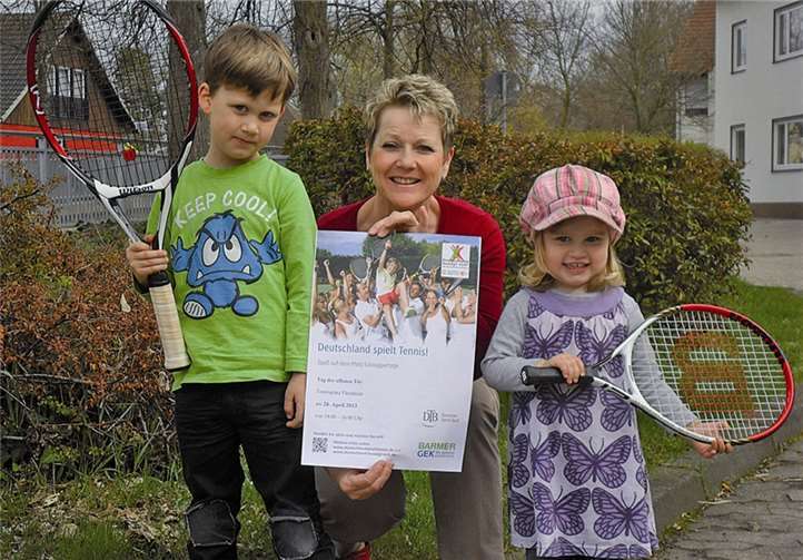 Früh übt sich, was ein Meister werden will. Auch für die Kleinsten ist Tennis ein geeigneter Sport. privat