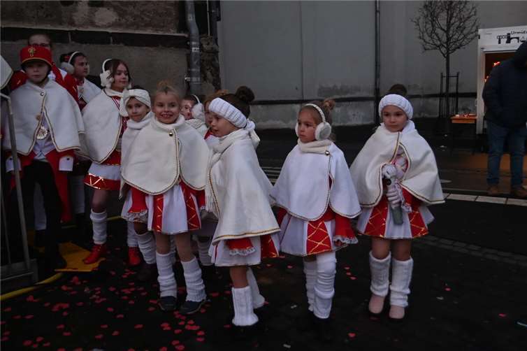 Früh übt sich, was ein Rathauserstürmer werden will.