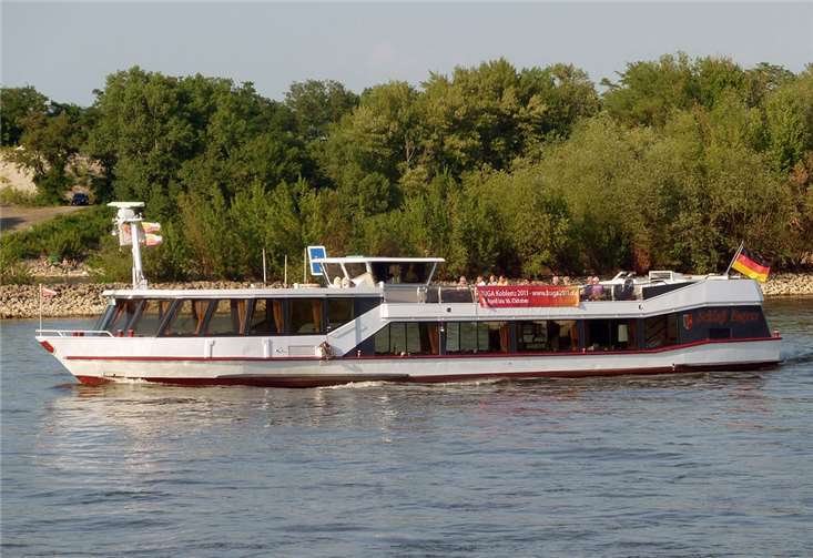Frühere Aufnahme des Fahrgastschiffes „Schloß Engers“.  Foto: Frila / Wikimedia Commons / (CC BY-SA 3.0)