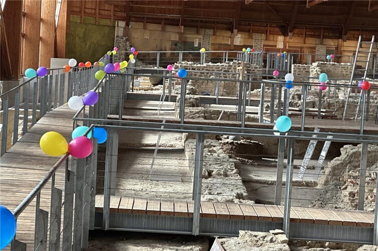 Frühlingsbunt und farbenfroh öffnet die Roemervilla ihre Tore.