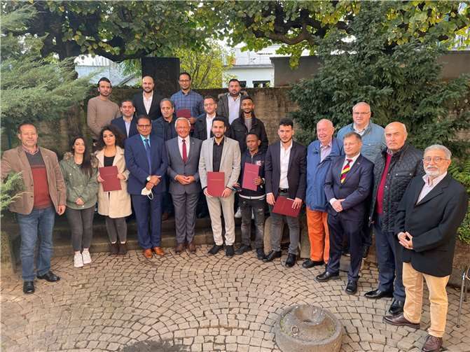 Fünf Frauen und 15 Männer aus neun Nationen wurden im Kreis Neuwied eingebürgert