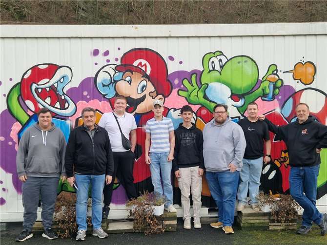 Fünf Jungs engagieren sich in sozialen Einrichtungen. Foto: Werner Söller