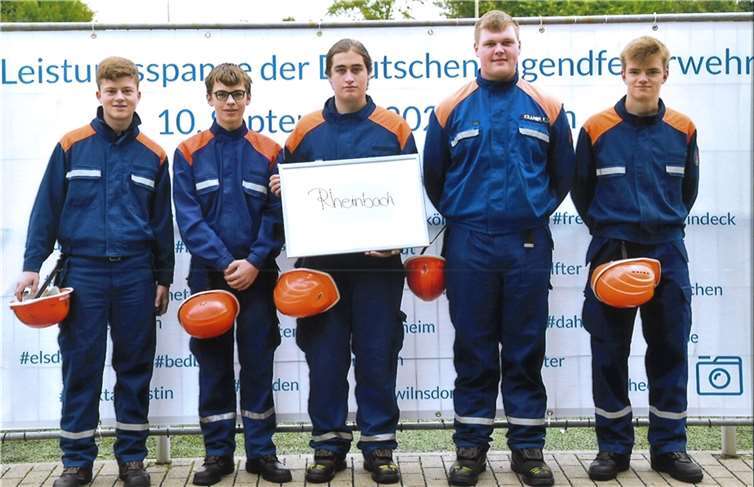 Rheinbacher Jugendfeuerwehrangehörige erhalten Leistungsspange Fünf Mitglieder der Jugendfeuerwehr der Stadt Rheinbach nahmen mit Erfolg an der Prüfung zur Leistungsspange in Hürth teil. Foto: privat