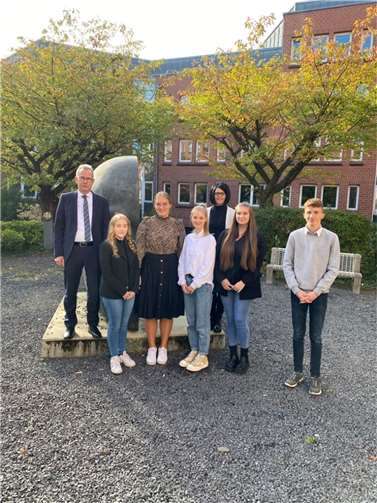 Fünf Nachwuchskräfte begannen am Finanzamt Neuwied mit einer zweijährigen dualen Ausbildung. Quelle: Finanzamt Neuwied