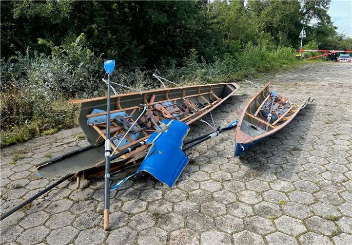 Fünf Personen konnte die Feuerwehr in einer gemeinsamen Kraftanstrengung aus den Fluten des Rheins retten, nachdem ihr Paddelboot gekentert war. Foto: Feuerwehr VG Weißenthurm