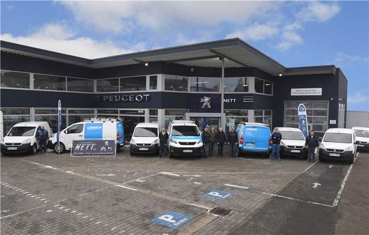 Fünf „Peugeot Expert“ und vier „Peugeot Partner“ Kastenwagen wurden an das Mayener Heizung-Lüftung-Sanitär-Unternehmen Leersch übergeben.Privat
