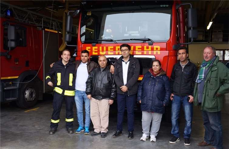 Fünf Remagener Flüchtlinge erlebten einen erkenntnisreichen Vormittag bei der Freiwilligen Feuerwehr Remagen. privat