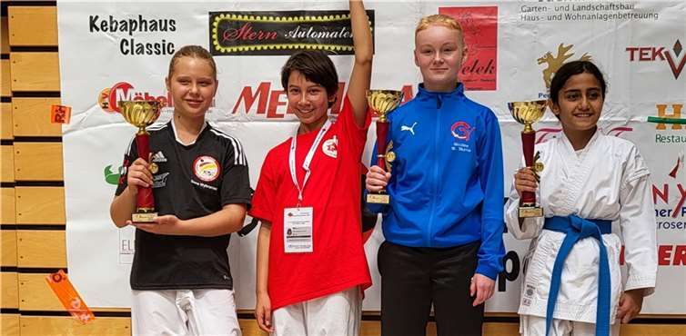 Silber für Dana Wybraniec und Yannik Becker Fünfmal Platz fünf beim Banzai Cup. Quelle: KSC Puderbach