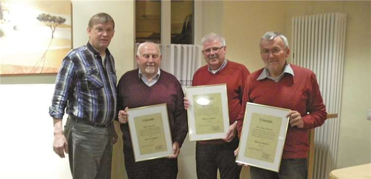 Für 50 Jahre Mitgliedschaft wurden Dieter Kohl, Hubert Dott und Edgar Hillesheim geehrt. privat