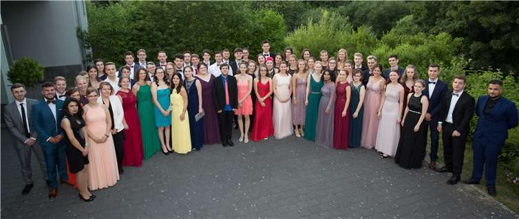 Für 69 junge Erwachsene bot sich im Rahmen der Zeugnisvergabe ein toller Festakt.bl FOTO GmbH Mayen