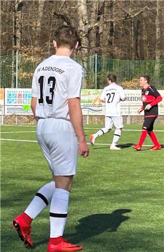 Für Adendorf spielten in den weißen Trikots (von hinten rechts): Jeroen Van de Vliet und Hendryk Klee.  Foto: privat