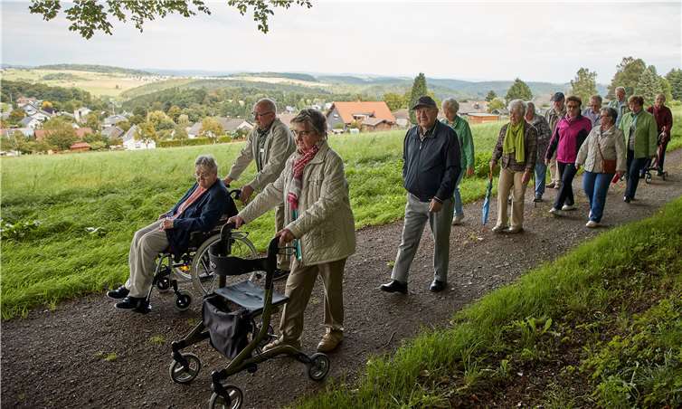 Für Bewegung in Gruppen mit anderen Hochaltrigen zu sorgen ist eine mögliche Aufgabe der GemeindeschwesterPlus (Foto von 2017). Foto: Sascha Ditscher