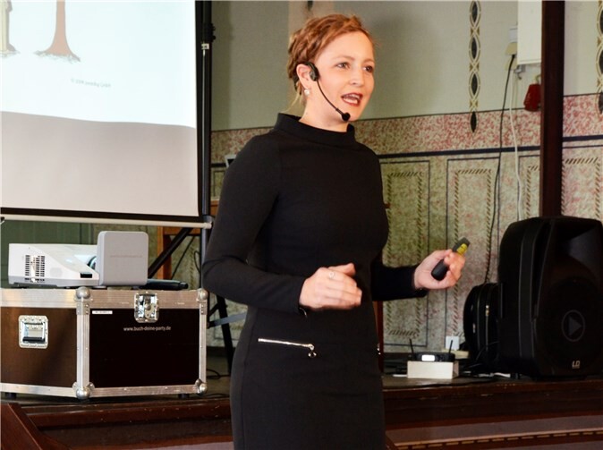Für Coach und Führungstrainerin Carolin Goßen steht fest: „Begeistern kann nur, wer selbst begeistert ist. Man muss Menschen erkennen und Stärken richtig einsetzen.“