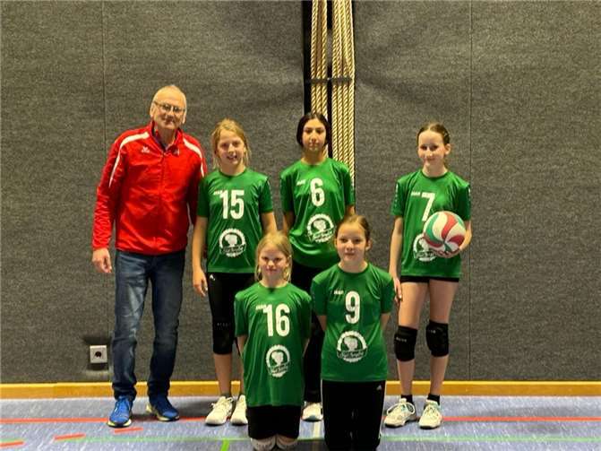 Für Dieblich spielten: Julia B., Lucy H., , Besan M., Finja W. und Mathilda W. Foto: Dirk Balthasar