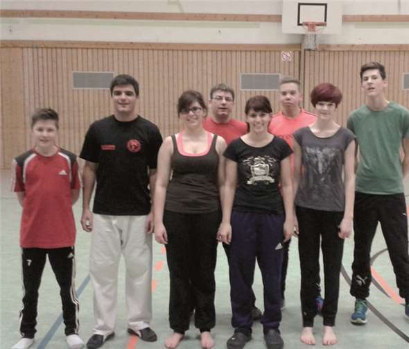 Für Frauen und Männer, aber auch für Jugendliche ist Fitboxen eine schöne Trainingsalternative. privat