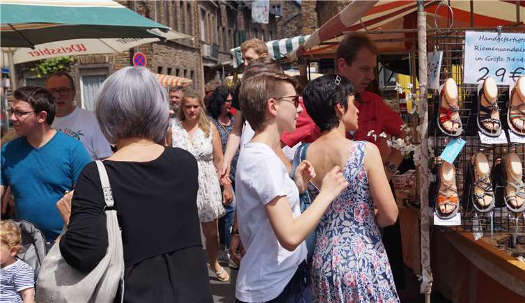 Für Groß und Klein gab es etwas imAngebot des Johannimarktes in Treis.