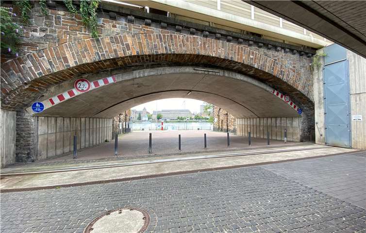 Für Instandsetzungsarbeiten wird das große Hochwasserschutz-Tor am Kapuzinerplatz voraussichtlich ab Mittwoch, 2. bis Samstag, 5. September immer wieder zeitweise geschlossen.Foto: Stadt Koblenz