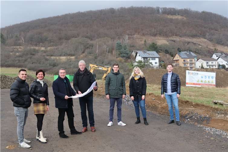 Für Petra Schneider und Horst Gies steht fest:. „Hier entsteht bezahlbarer Wohnraum in einem lebenswerten Umfeld“.Foto: privat