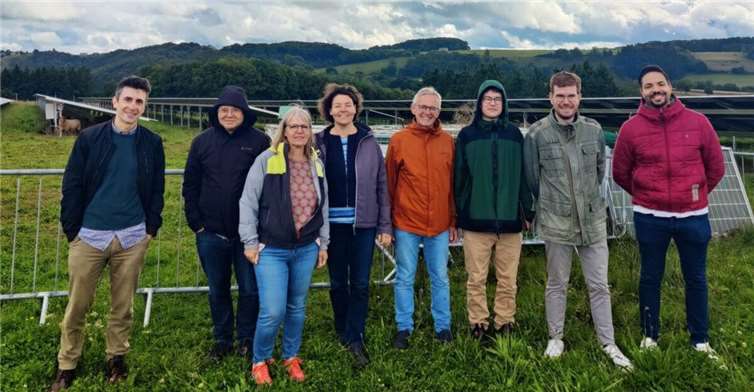 Für Simon Schmitz, Fraktionsvorsitzender der Grünen, ist es beeindruckend, mit welcher Geschwindigkeit die Energiewende umgesetzt werden kann, wenn alle Beteiligten an einen Tisch kommen.  Foto: Grüne Andernach & Pellenz