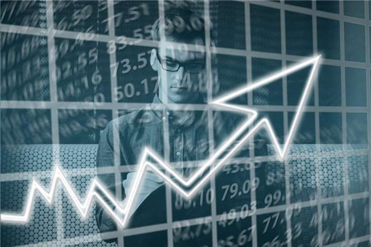Für Startups sind Banken und Finanzinstitute interessant, die Online-Angebote bereitstellen. Foto: pixabay.de © Gerd Altmann CCO Public Domain