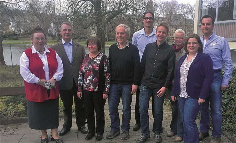 Für besondere Verdienste um den Verein, insbesondere dem Sport: 6xGold , 1xSilber und 2xBronze wurden ausgezeichnet v.l. Gisela Schmidt, Jürgen Rudolph, Dr. Heide Nusselt Bieg, Jens Pederzani, Raphael Grohs, Marcel Weinbach, Petra Eytel-Gentner, Anja Wilberg, und Marcus Kratz.Privat