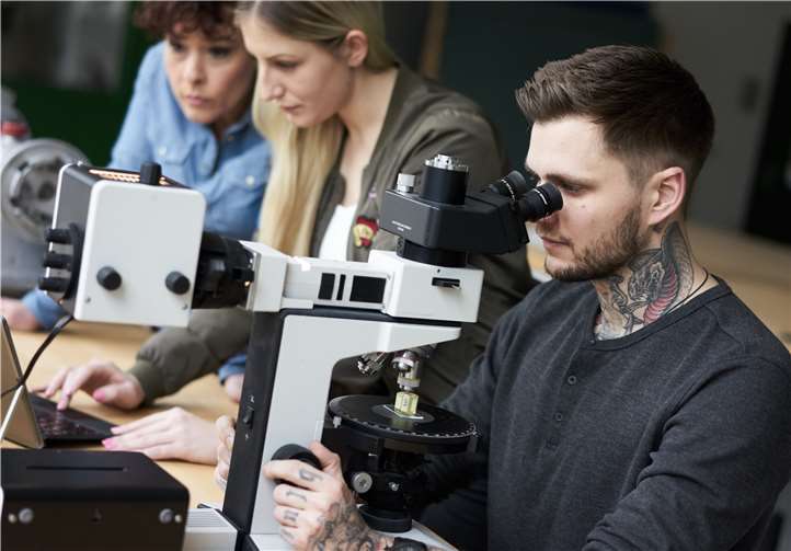 Für das Studium der Werkstofftechnik Glas & Keramik gibt es noch freie Studienplätze. privat