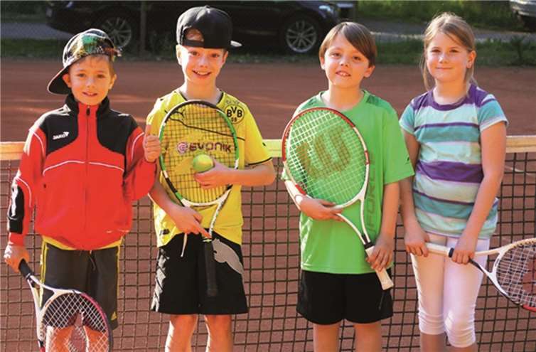 Für das Team U10 gemischt spielten (v.l.): Luca Schür, Niklas Eitelberg, Kianoush Neumann und Darleen Heimann. privat