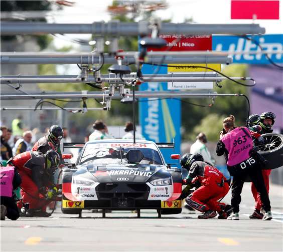 Für das Team von Rockenfeller um Teamchef Ernst Moser gab es was zu feiern, denn die machten den schnellsten Boxenstopp des Wochenendes mit 38.822 Sekunden.