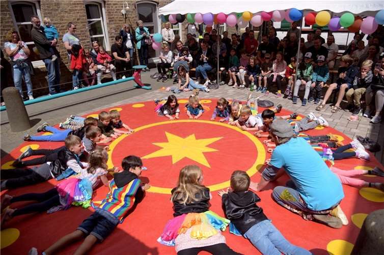 Für das Zirkusfest am Wochenende hatten die Eltern den Kindergarten bereits im Vorfeld in eine beeindruckende Zirkuskulisse verwandelt.  Foto: privat