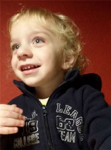 Für das diesjährige Nikolaus-Kind Hannes Waller aus Pünderich konnte das Bremmer Nikolaus-Team eine stattliche Summe spenden.privat