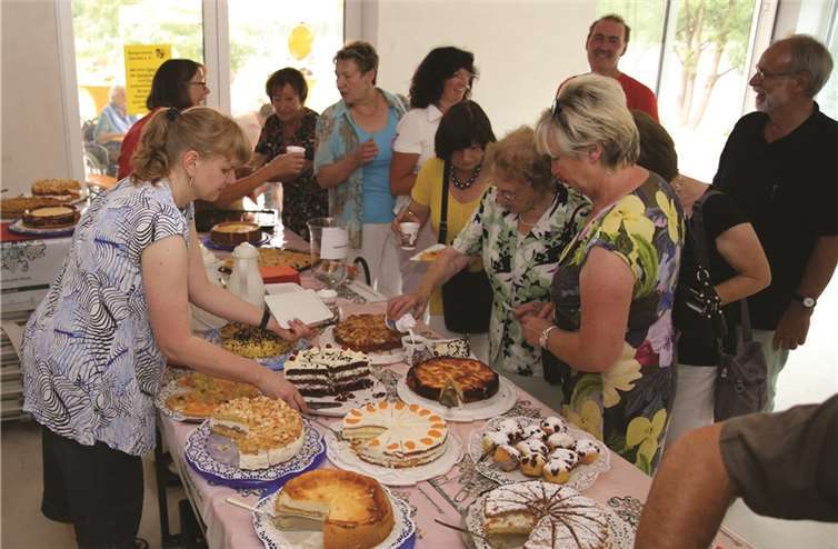 Für das leibliche Wohl sorgte der Bürgerverein und nahm gern eine Spende entgegen.