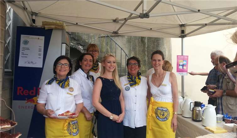 Für das leibliche Wohl sorgte unter anderem der Soroptimist International Club Koblenz mit einem reichhaltigen Kuchenbuffet. privat