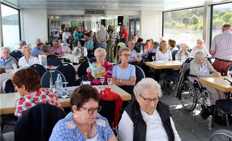 Für das leibliche Wohl war auf dem Schiff bestens gesorgtFotos: Beate Freisberger
