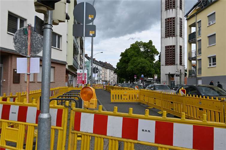 Für den Bau von Parkbuchten mit neuen Baumstandorten in der Moselweißer Straße besteht zwischen der Bechelstraße und der Sauerbornstraße für mehrere Wochen ein Halteverbot. Foto: Stadt Koblenz/Verena Groß