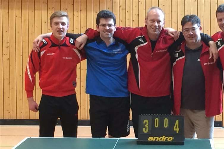 Für den TTV waren im Einsatz: Michael Tscherepanow, Oliver Nerbel, Benno Balasus, Gerd Müller, Lars Nerbel (v. l.). privat