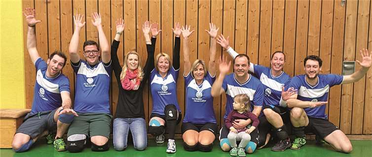 Für den TV Mülheim spielten: Andreas S., Adrian E., Roman M., Julia S., Christine E., Monika S. und Spielertrainer Andreas Topel.privat